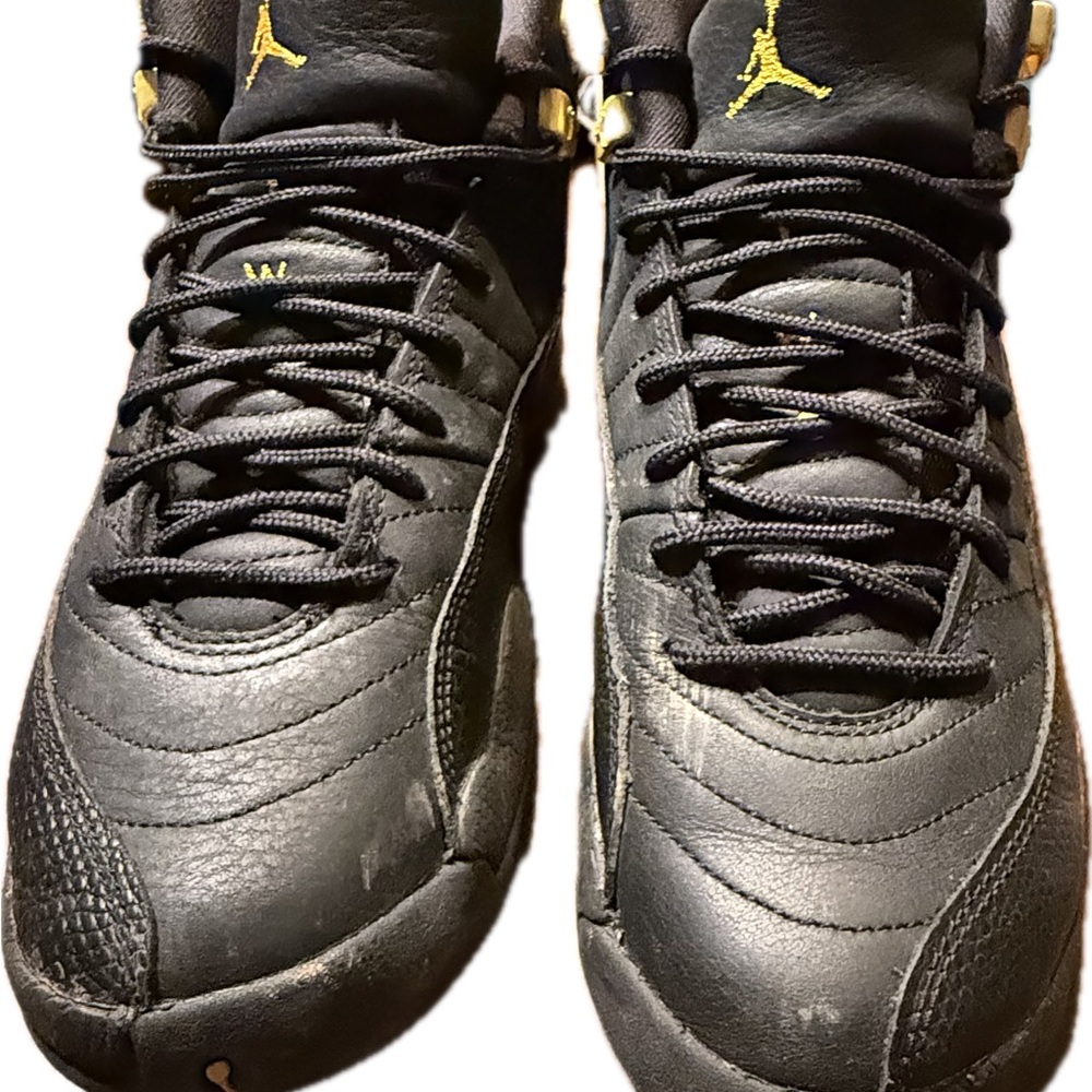 Black and Gold Jordan Retro Men's Athletic Shoes - Picture 2 of 4
